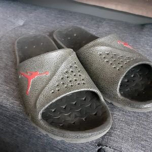JORDAN SLIDES. Men size 8 Charcoal  Gray.